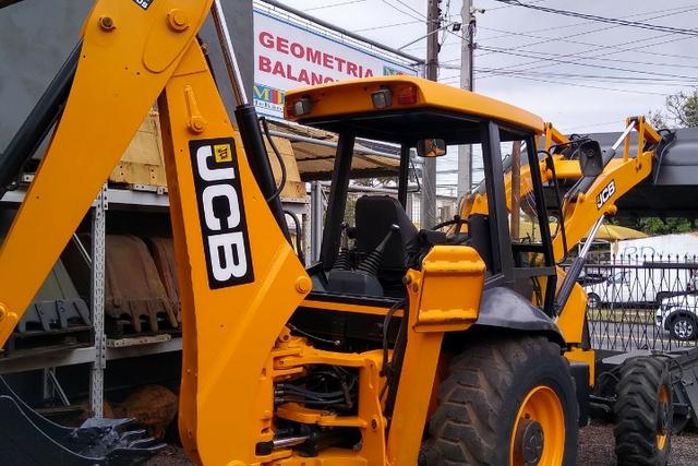 Jcb 3C (Parcelas anuais ou mensais) - Foto 2