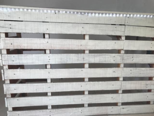 Balcão de Pallet com Led