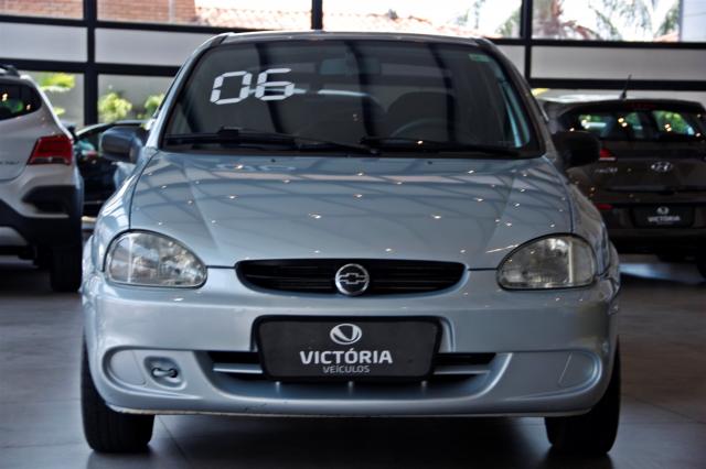 CHEVROLET CLASSIC 2005/2006 1.0 MPFI LIFE 8V ÁLCOOL 4P MANUAL - Foto 2