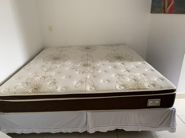 Vendo cama com 2 meses de uso motivo mudança - Foto 2