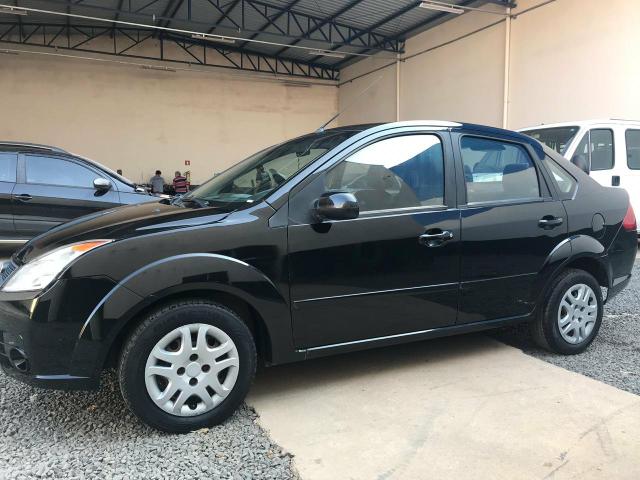 Ford Fiesta Sedan Completo