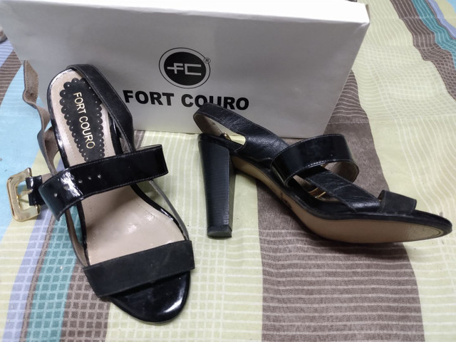 sandalia fort couro
