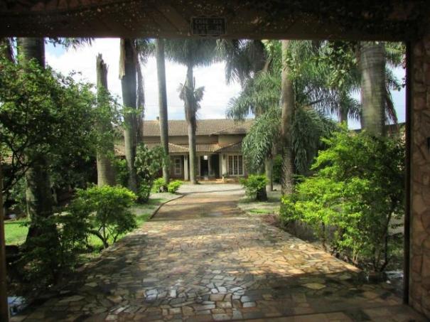 Casa em lote de mais de 1000 m2 - Foto 2