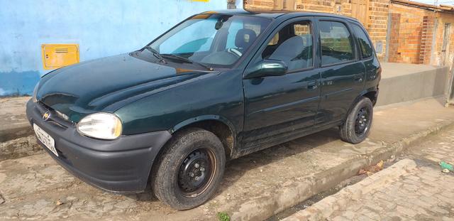 Vendo ou troco corsa emplacado - Foto 10