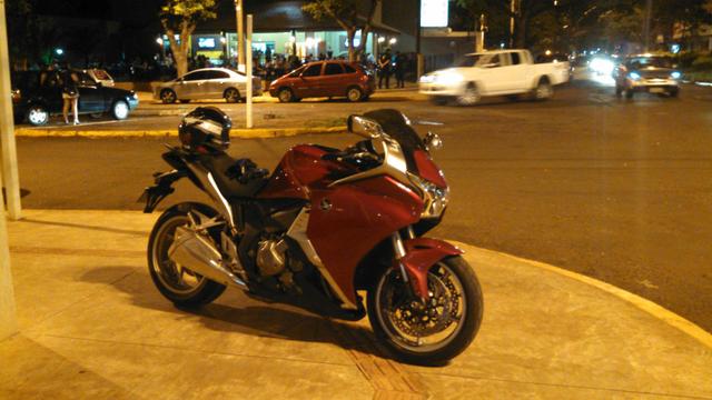 VFR 1200f - Foto 11