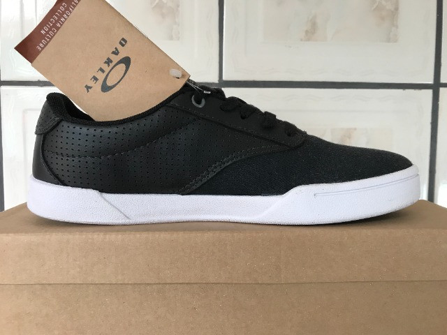 tênis oakley momentum 2