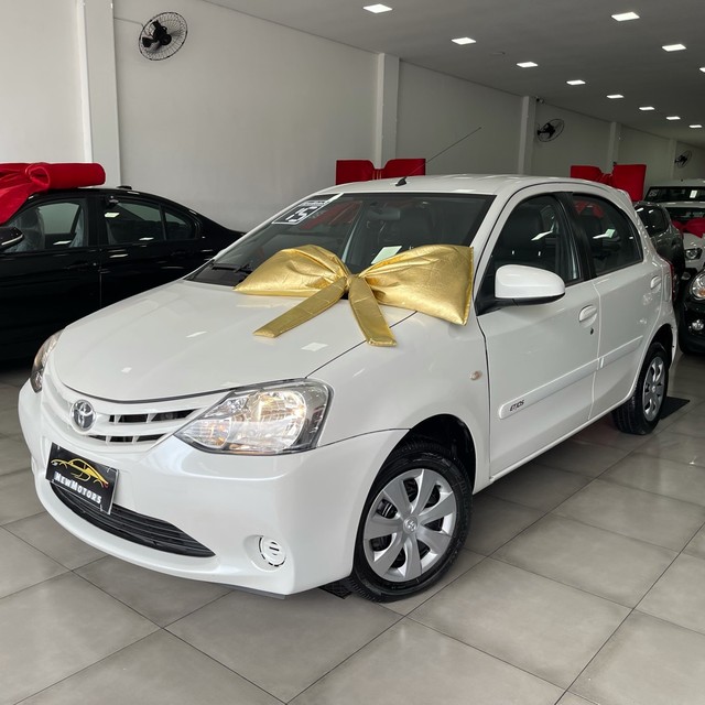 TOYOTA ETIOS XS 1.5 FLEX 2015 COMPLETÃO