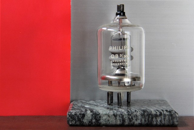Valvula Eletron Tetrode Philips QB 3/300 - Ind Argentina 1970