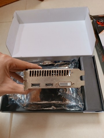 RX 550 4gb 2 fãns