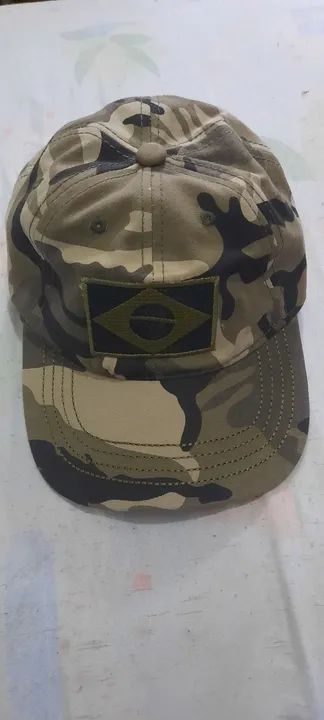 Boné camuflado Brasil. NOVO.