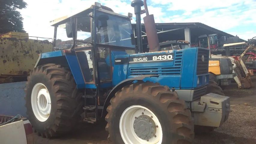 Trator agricola New Holland 8430 ano 1997