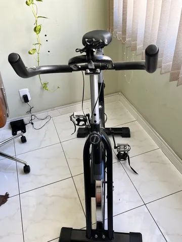 Bicicleta Spinning com roda de inércia de 13kg - WCT Fitness