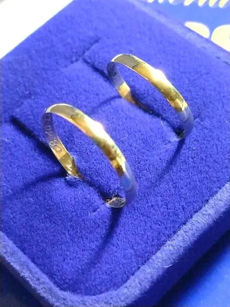 Alianças Ouro 18 Kilates  Maciça 2.50 Gramas 2 mm Nova e Gravação  - Foto 4