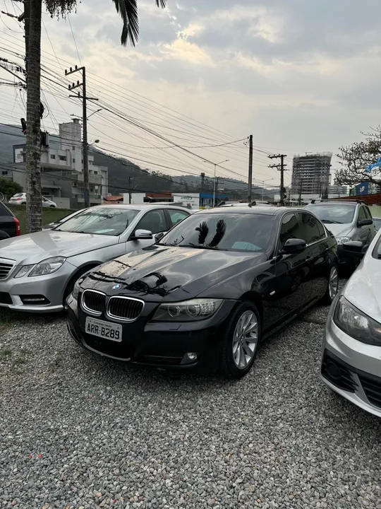 hatches BMW 325I Usados e Novos