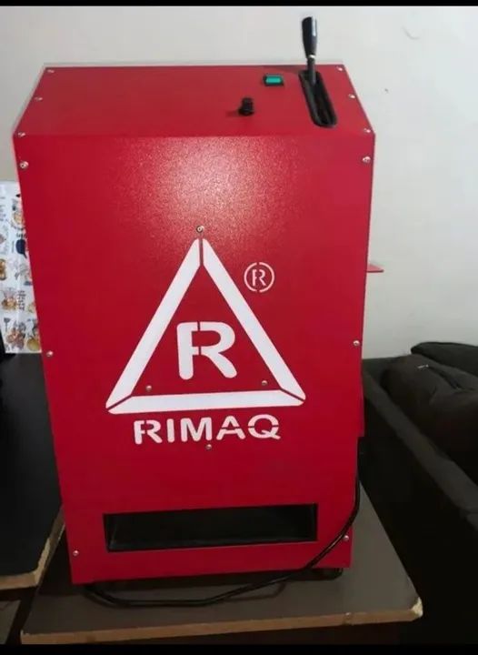 Máquina para fazer chinelos