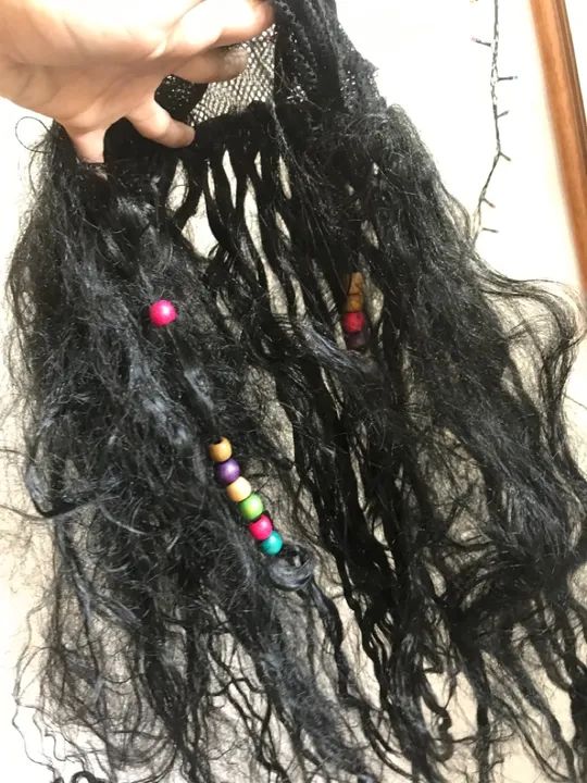 Peruca Negra Com Tranças e Miçangas - Foto 2