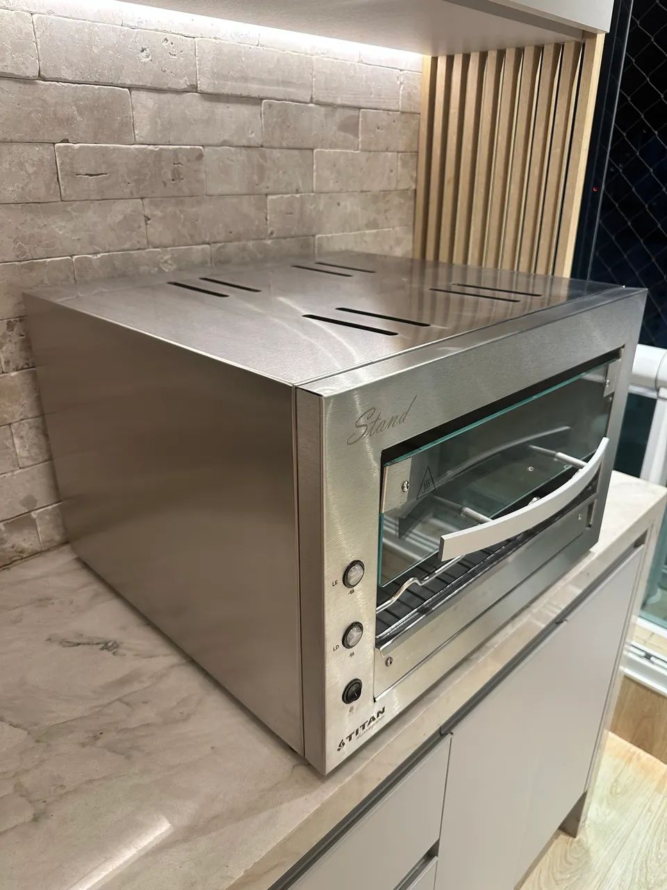 Churrasqueira Elétrica de bancada 4 espetos - Titan Stand 220V - Foto 2