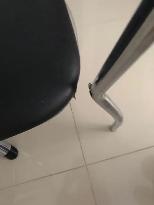 Mesa de Jantar em Vidro e Aço Inox kappesberg. Com algumas avarias  - Foto 3