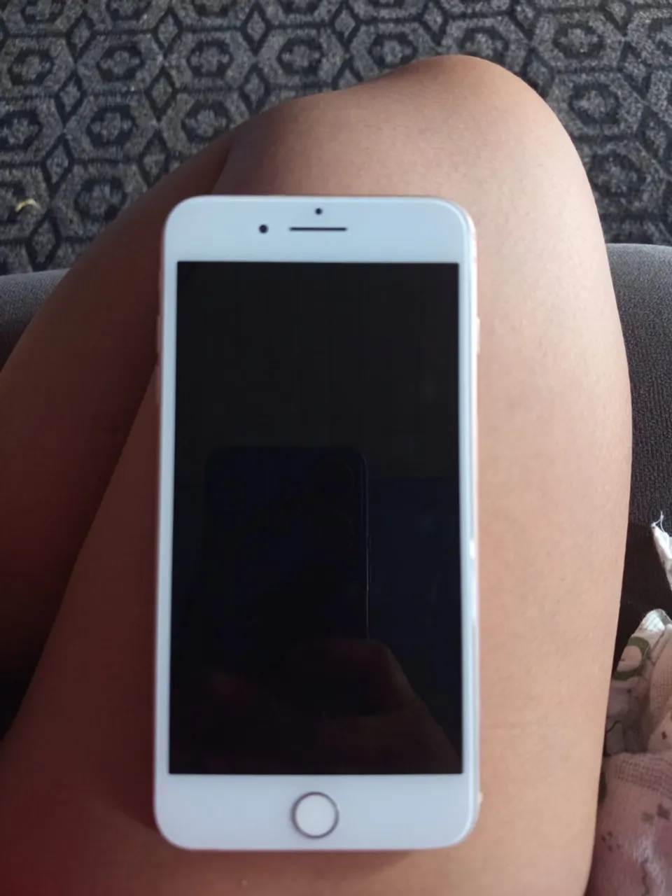 iPhone 700