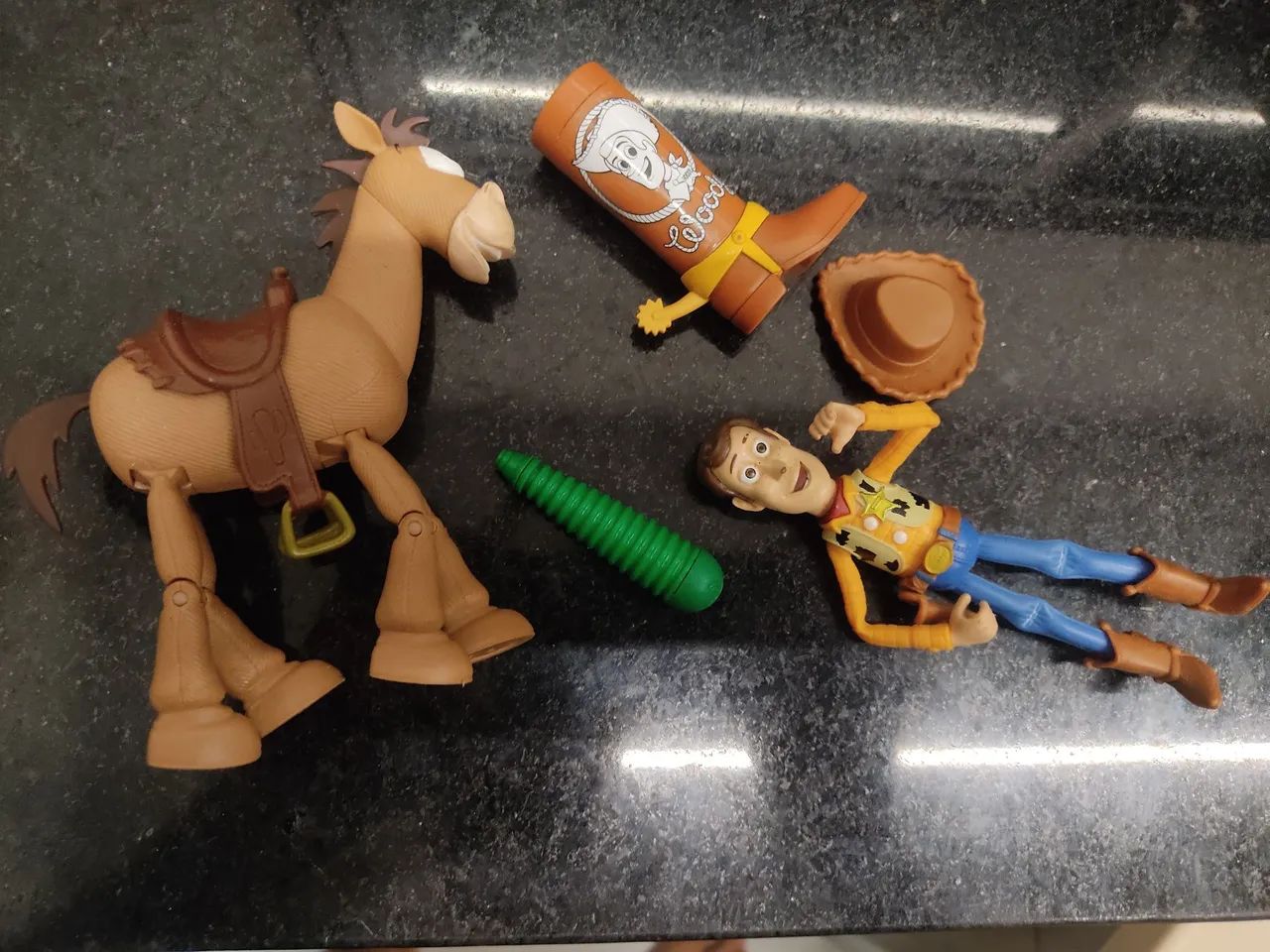 Woody e cavalo Bala no Alvo, do Toy Story - Foto 4