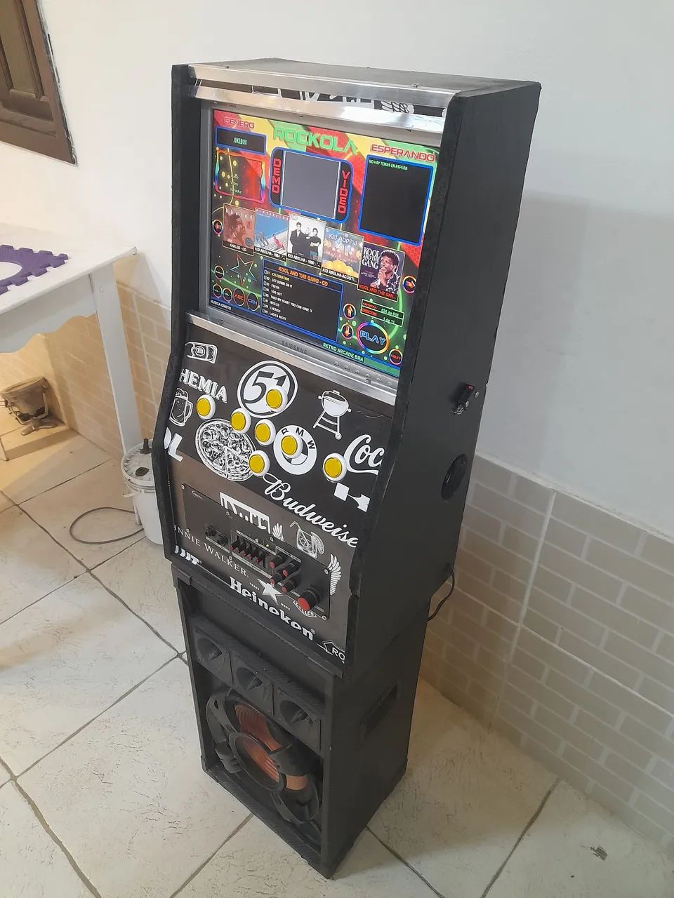 VENDO LINDA MAQUINA DE KARAOKE VIDEOKE JUKEBOX EM PERFEITO ESTADO - Foto 4