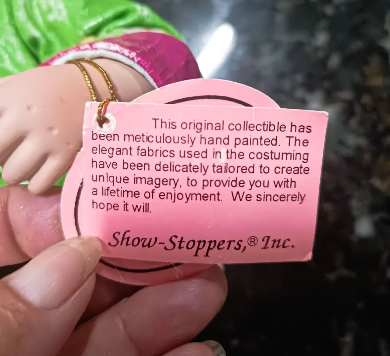 Boneca de Porcelana Colecionável. Olhos de vidro verdes com cílios. Tam 38 cm - Foto 5