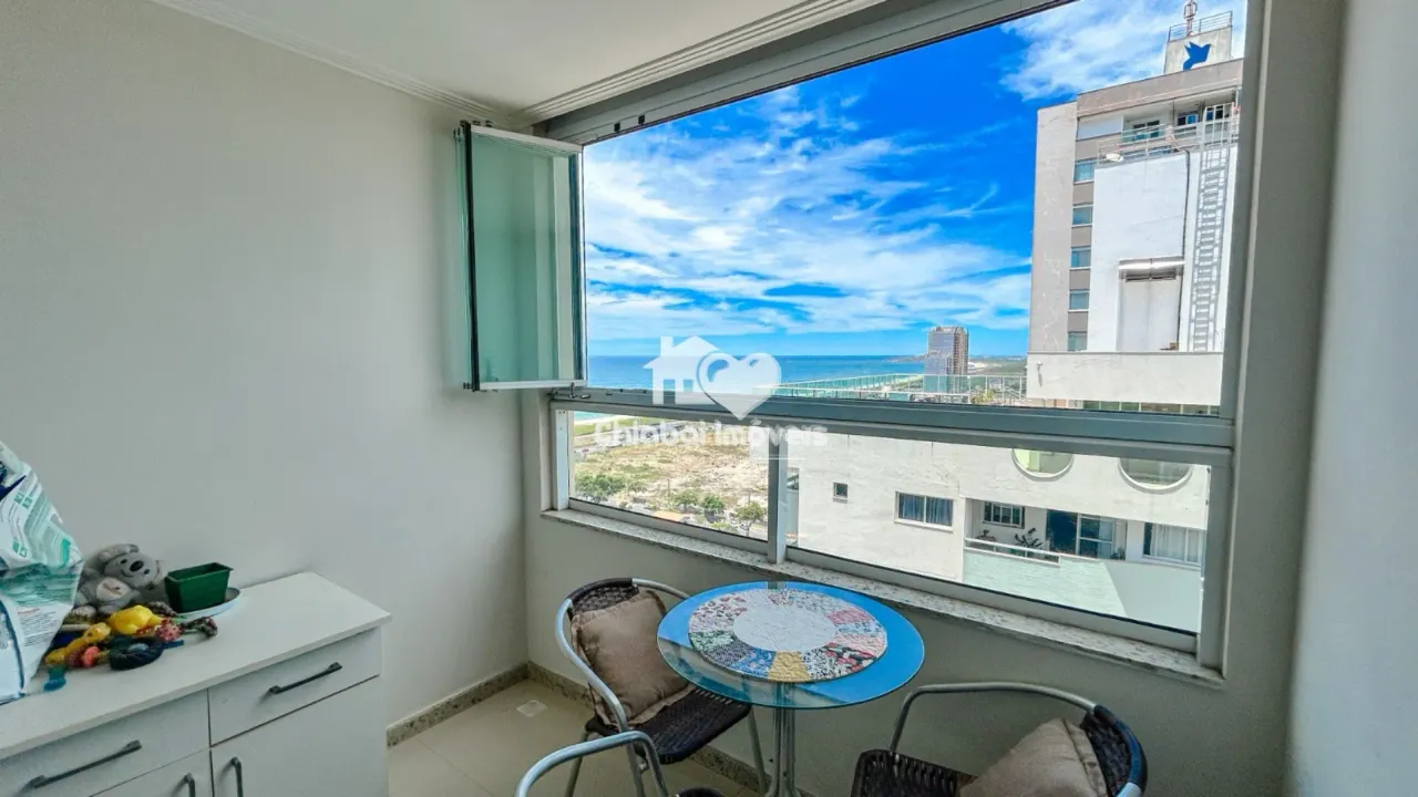 Apartamento à venda em Vila Velha-ES na Praia de Itaparica: 2 quartos com vista eterna par