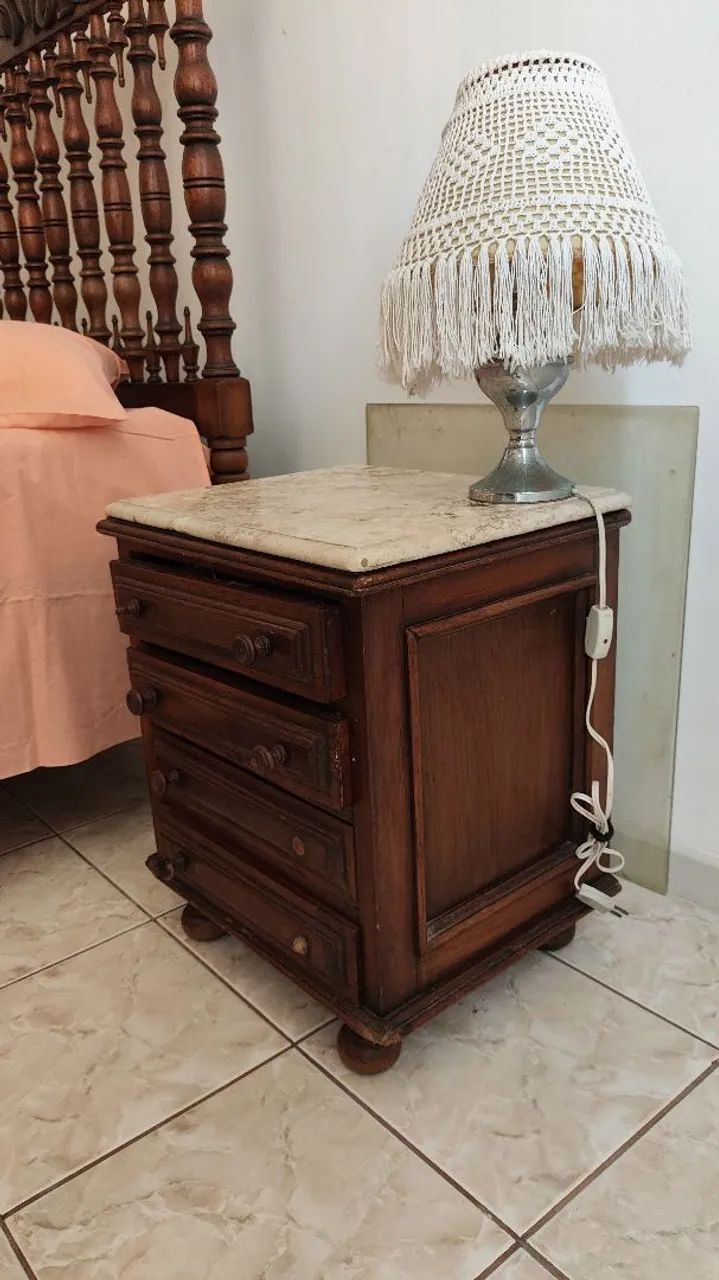 Conjunto Cama e mesa de cabeceira  - Foto 4