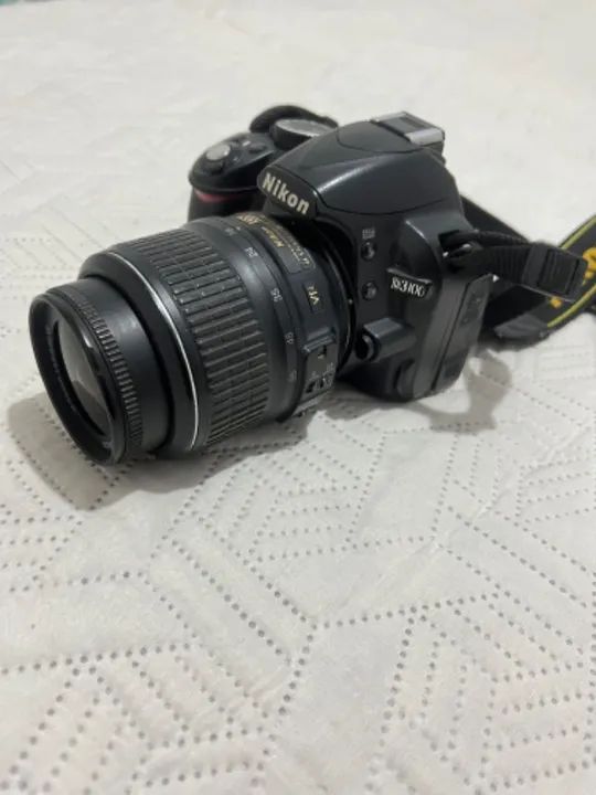 Câmera profissional Nikon D3100
