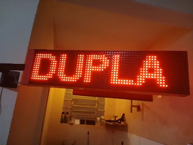 PAINEL DE LEDS  DUPLA FACE  E  ARTICULADO