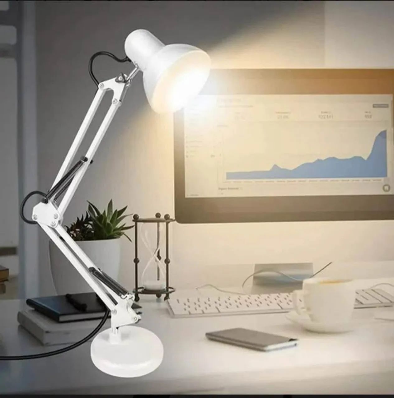 Luminária Articulada já com Lâmpada 