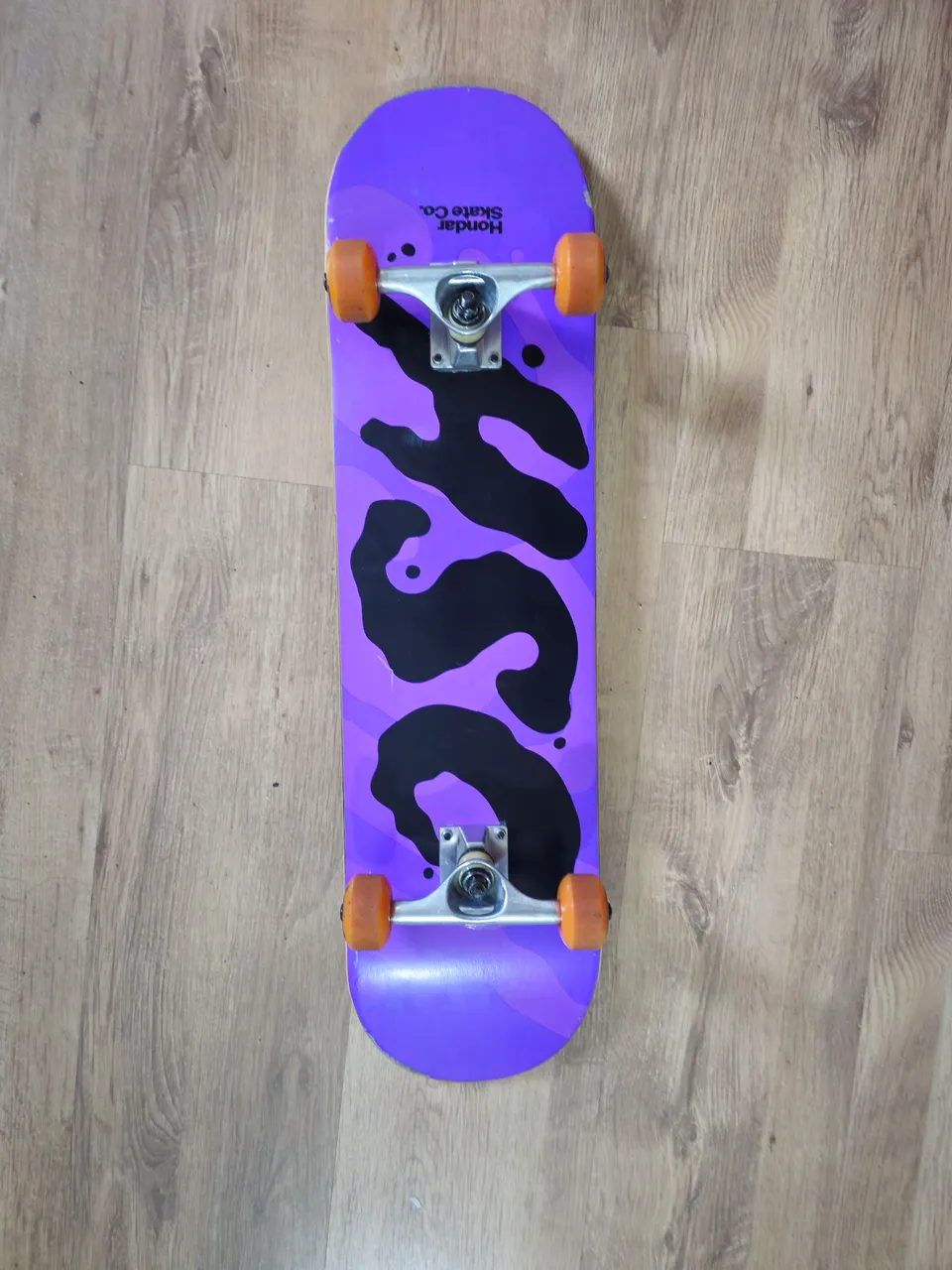 Skate Hondar Skate Co. - Deck Roxo com Design Moderno