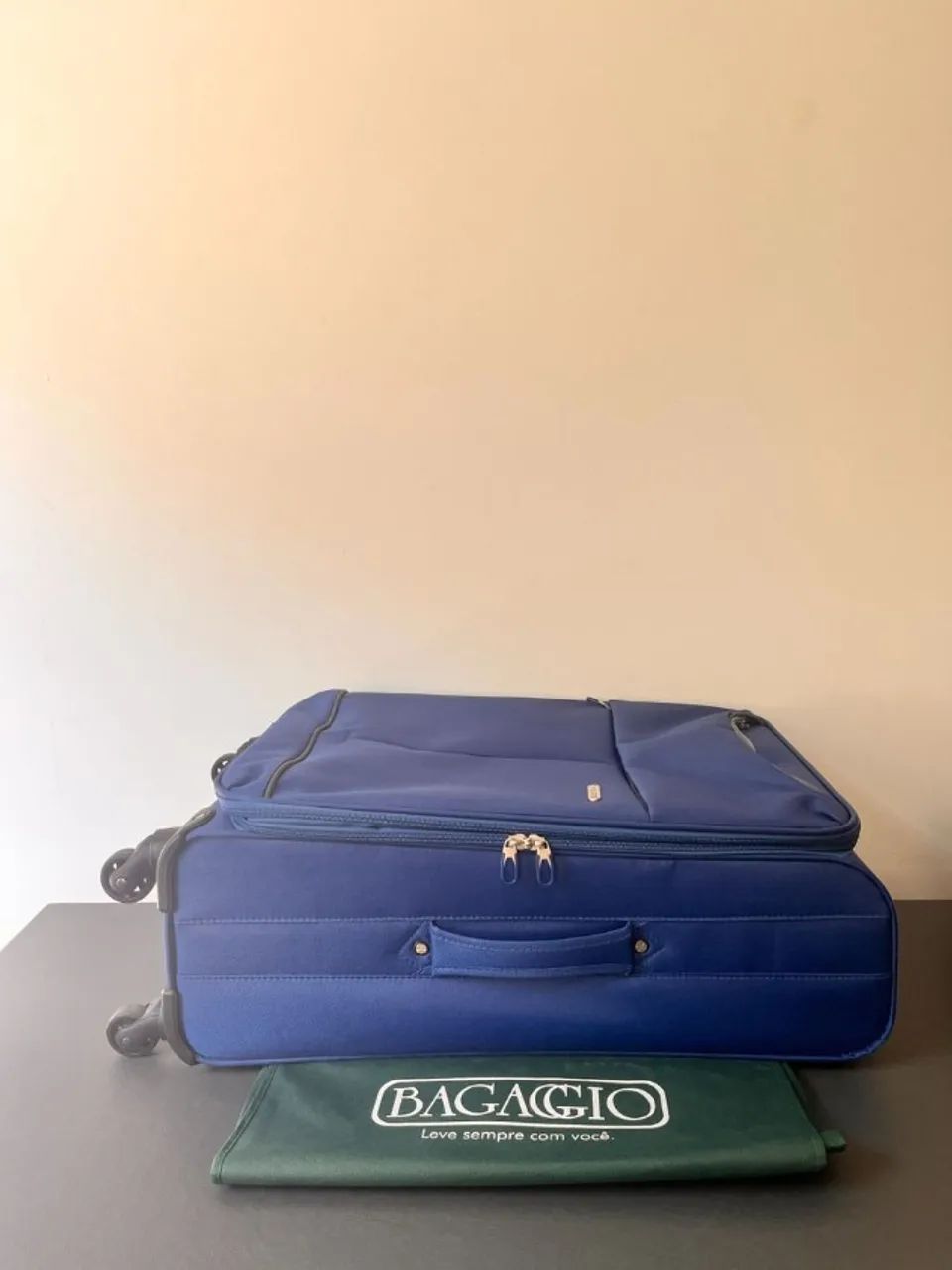 Mala média azul64628724179841122