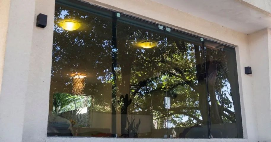 Janela fume Vidraçaria em Colégio  - Foto 3