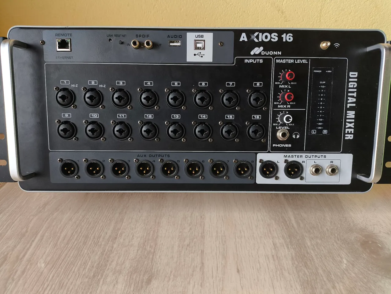Mesa de Som Digital Duonn Axios 16