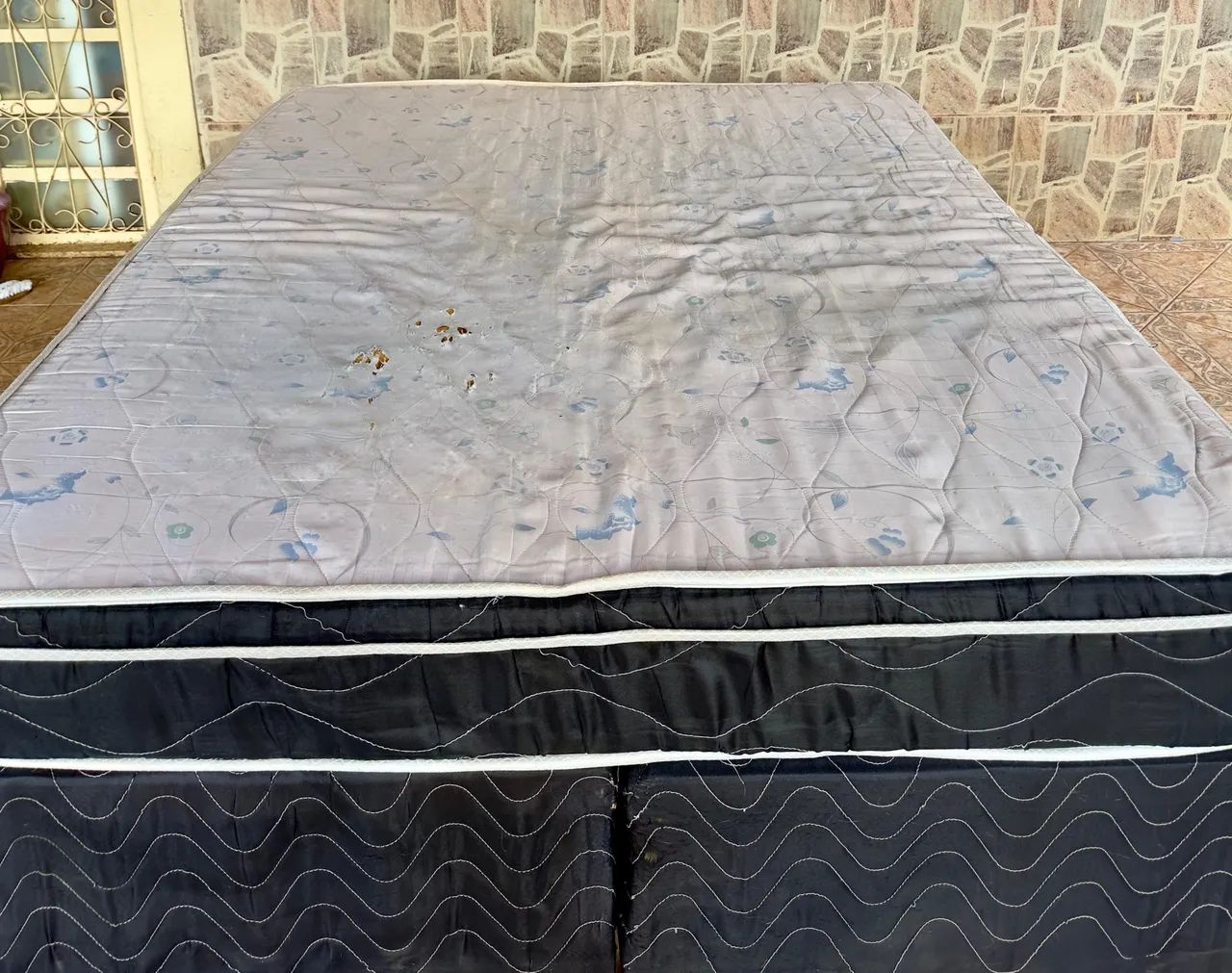 Cama queen size 188x158x22 - Foto 5