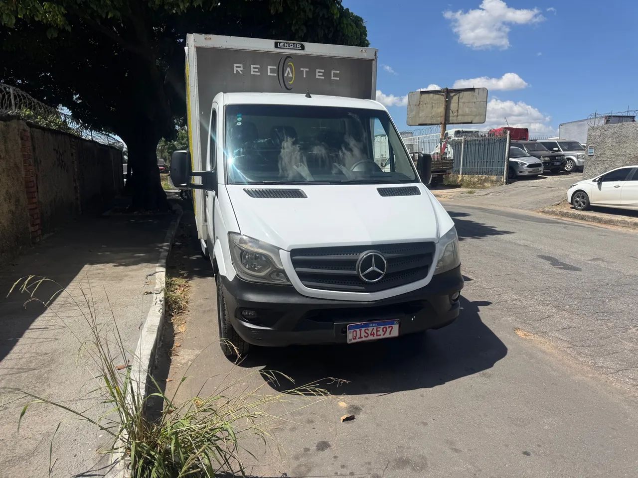 Sprinter 415 L 2.2 baú 2017/2018 - Foto 2
