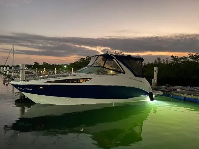 Lancha Bayliner 310 Diesel