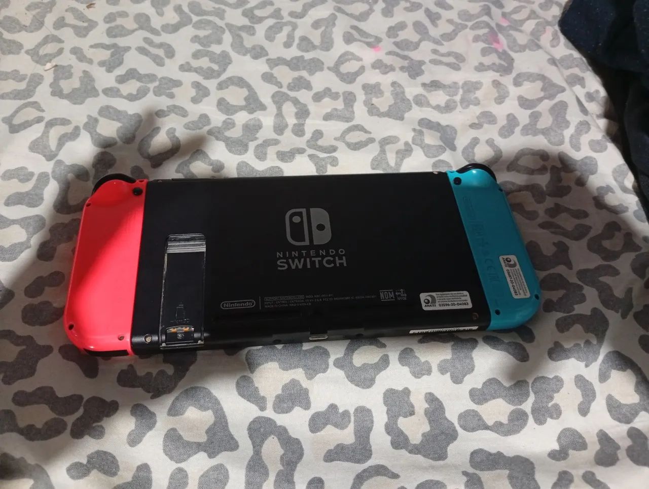 Nintendo Switch - Azul e Vermelho - Foto 2