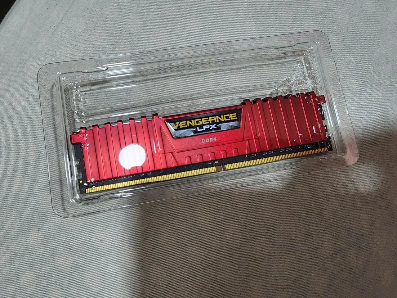 Memória RAM Corsair Vengeance LPX DDR4 8Gb8GB 2666MHz - Foto 3