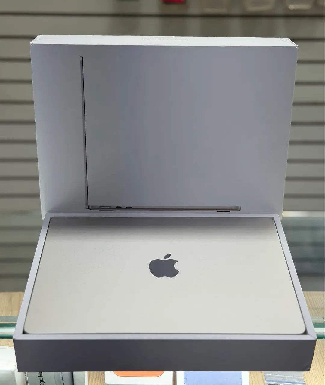 Macbook air m2 13 polegadas 8gb / 256gb LOJA FÍSICA com caixa, sem