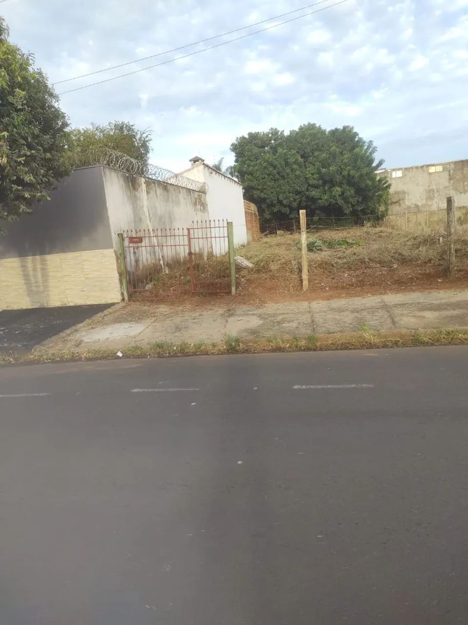 Vendo terreno 300 m² Setor Aeroporto Uberlândia MG R$200 mil - Foto 5