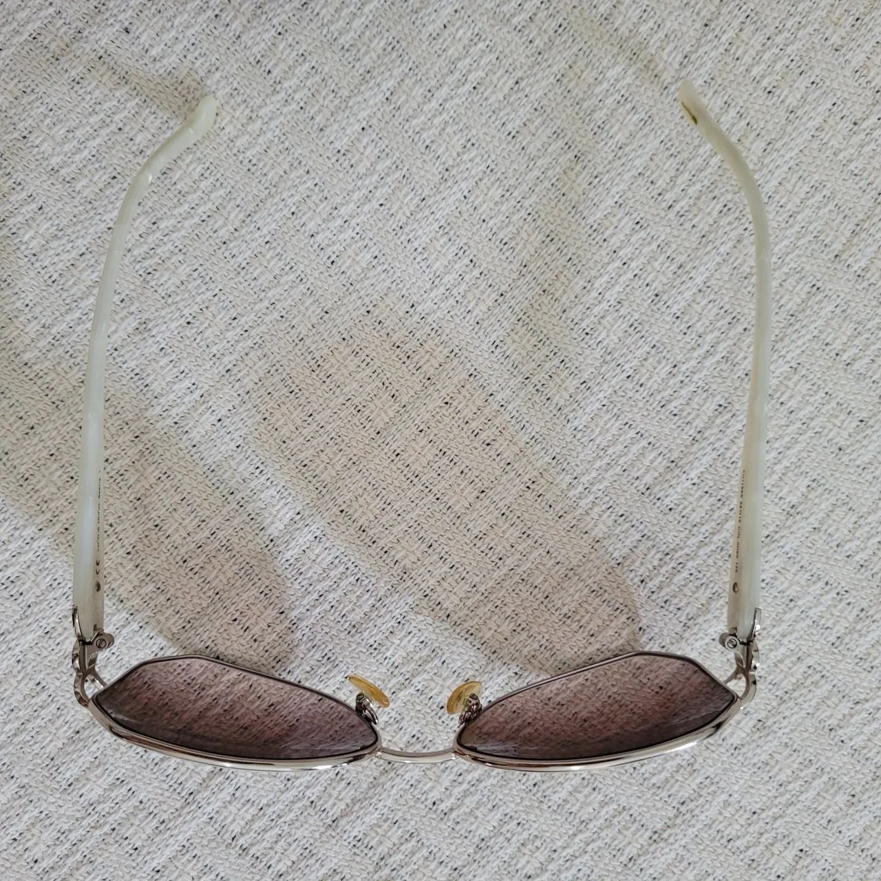 Victor Hugo SH1158S 58 Óculos de Sol - Foto 3