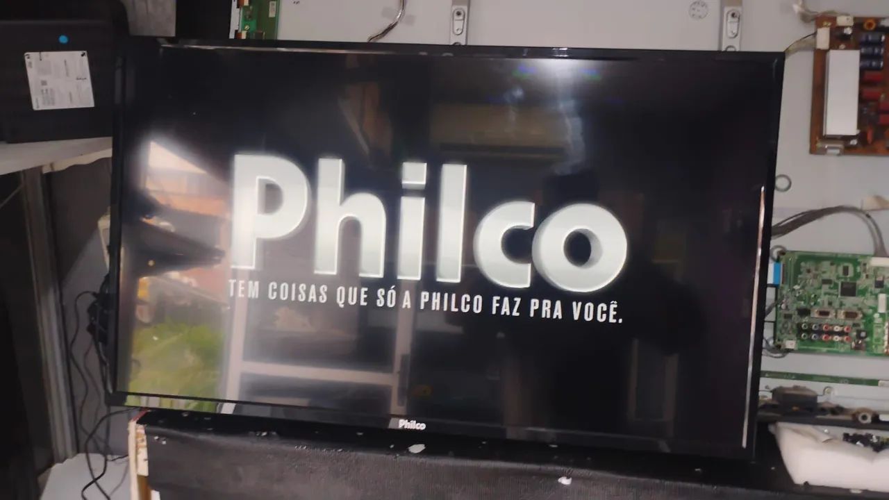 Tv Philco 39 polegadas LED com listras funcionando perfeitamente 