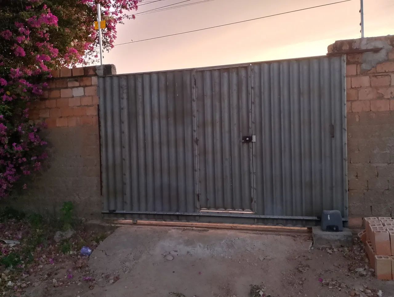 Portão de Aço em ótimo estado