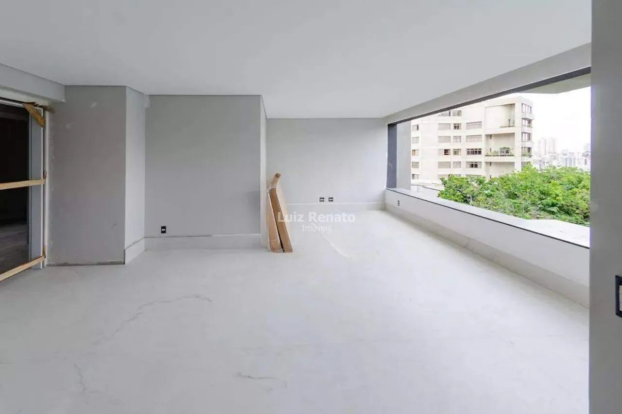 Apartamento á venda no Bairro Serra