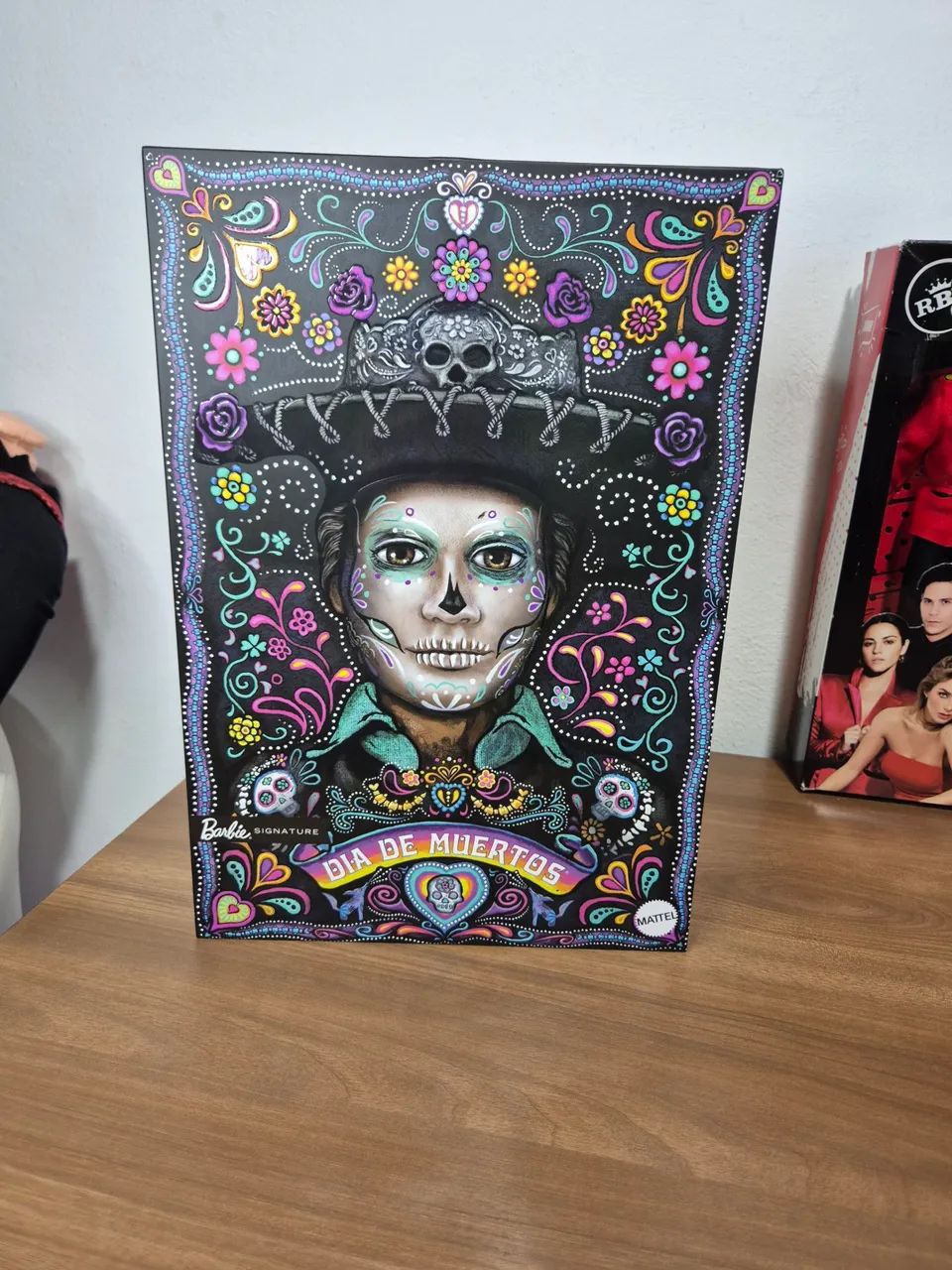 Boneco Ken Dia de Muertos Barbie signature - Foto 3