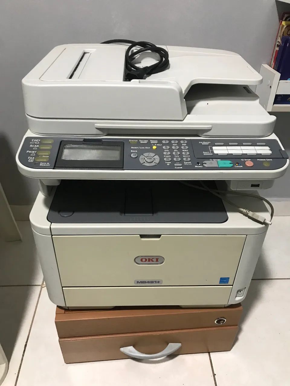 Impressora OKi com Toner64310776523521120