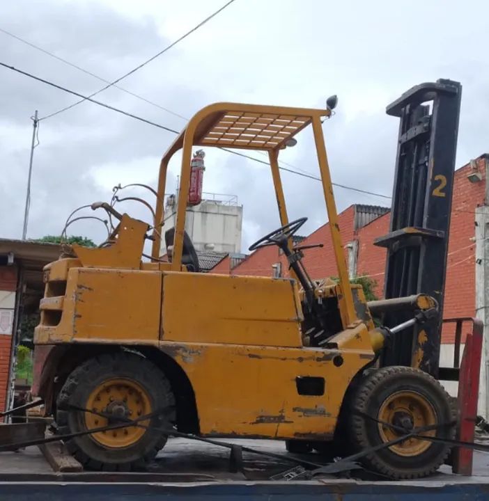 Empilhadeira Usada - 2.500kg - Foto 6