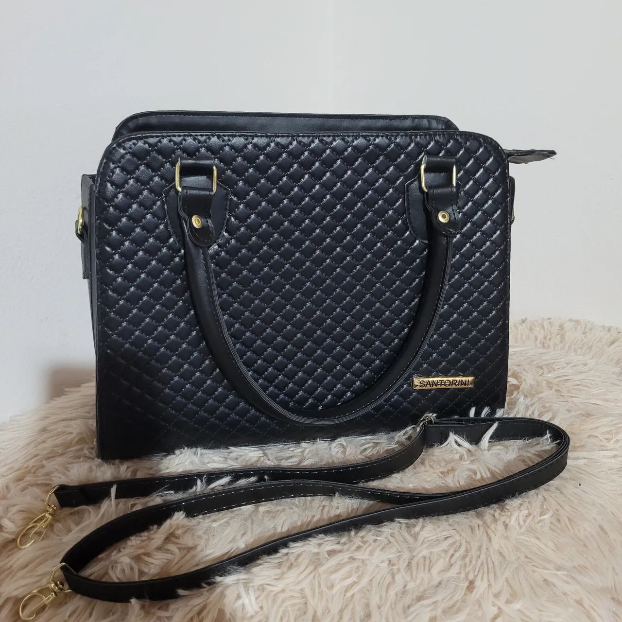 Bolsa grande de mão com alça transversal
